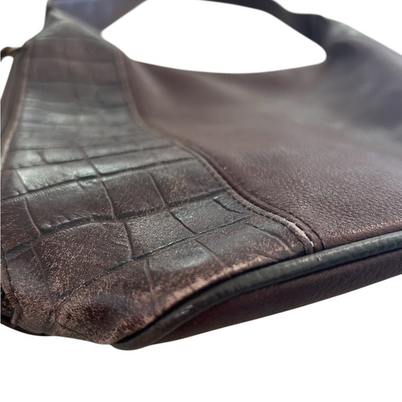 Tignanello Vintage Shoulder Bag! Leather Construction with Reptile styling. - Picture 11 of 12